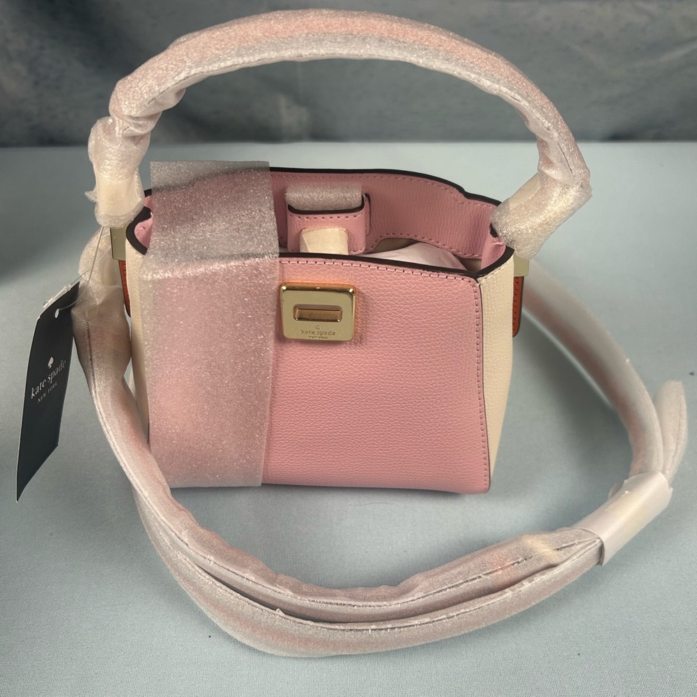 Kate Spade Pink and White Handbag with Gold Accents - Picture 2 of 7